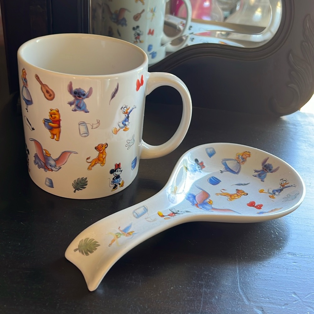 New Large Coffee/Tea set featuring Disney characters